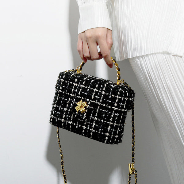 RICH AND LUXURIOUS FLOWER BOX BAG IN BLACK