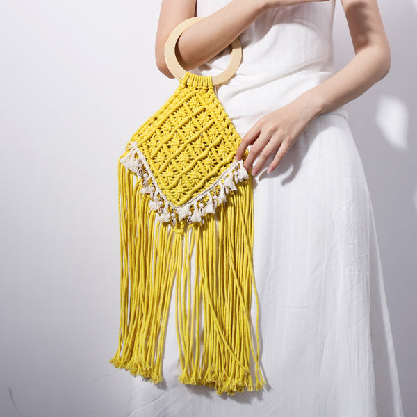 LAMPHUN RING HANDBAG IN SHELL TASSEL